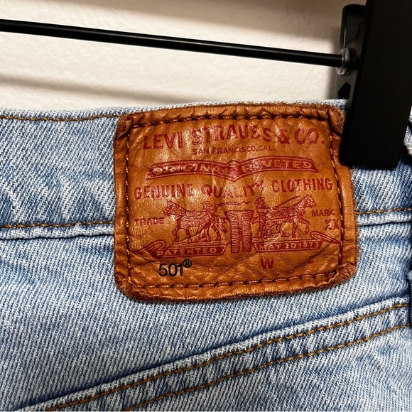 LEVIS 501 Original Logo Stripe Button Fly Denim Blue Jean Cut Off Shorts Size 26 - Picture 6 of 13